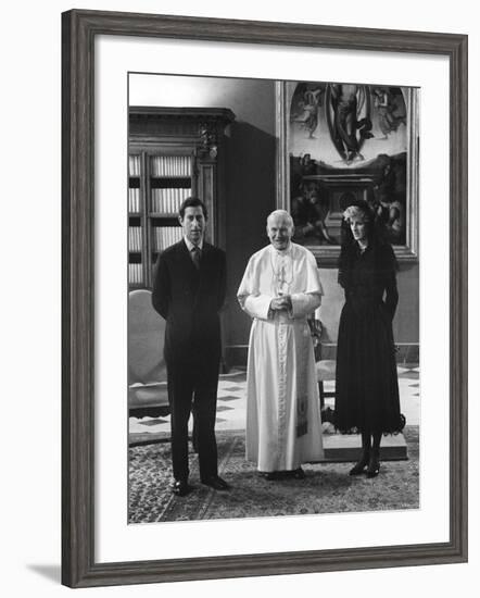 Pope John Paul II Meets with Prince Charles and Princess Diana in the Vatican-null-Framed Photographic Print