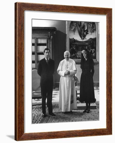 Pope John Paul II Meets with Prince Charles and Princess Diana in the Vatican-null-Framed Photographic Print