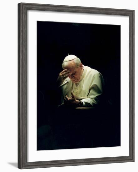 Pope John Paul II Reading a Prayer-null-Framed Photographic Print