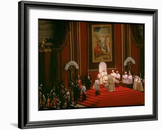 Pope Paul Conducting Opening Ceremonial Mass of 2nd Vatican Council, St. Peter's Basilica-Carlo Bavagnoli-Framed Premium Photographic Print