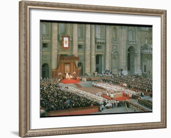 Pope Paul Conducting Opening Ceremonial Mass of 2nd Vatican Council, St. Peter's Basilica-Carlo Bavagnoli-Framed Premium Photographic Print