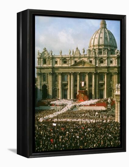 Pope Paul VI in Front of St. Peter's During 2nd Vatican Council-Carlo Bavagnoli-Framed Premier Image Canvas