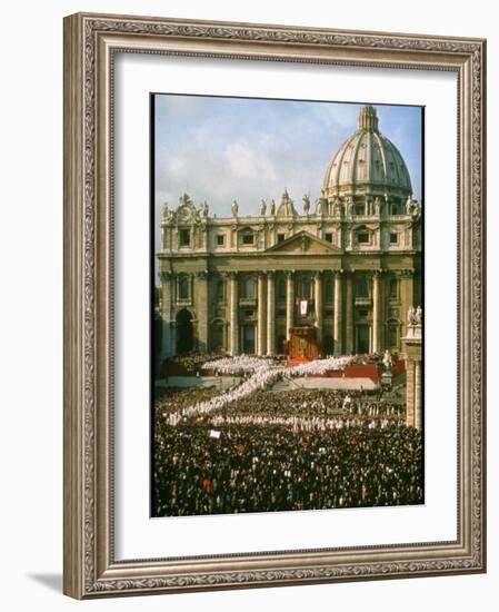 Pope Paul VI in Front of St. Peter's During 2nd Vatican Council-Carlo Bavagnoli-Framed Photographic Print