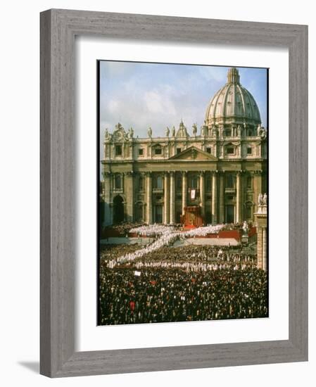 Pope Paul VI in Front of St. Peter's During 2nd Vatican Council-Carlo Bavagnoli-Framed Photographic Print