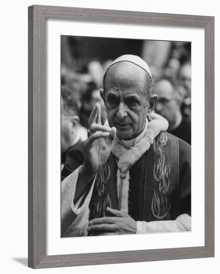 Pope Paul Vi, Officiating at Ash Wednesday Service in Santa Sabina Church-Carlo Bavagnoli-Framed Premium Photographic Print