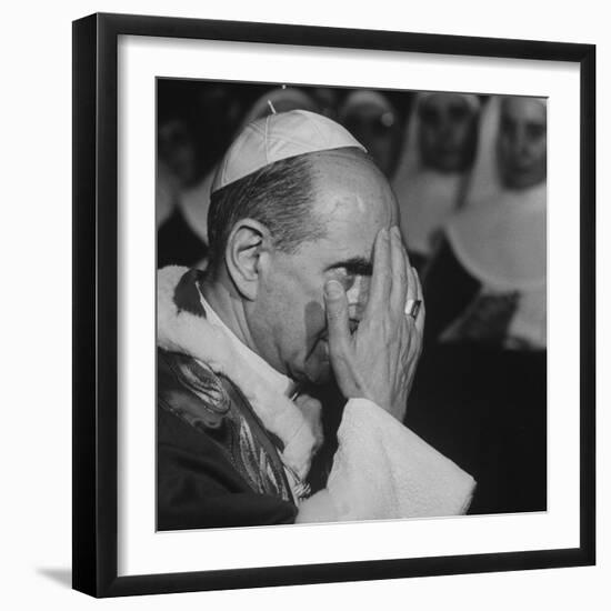 Pope Paul Vi, Officiating at Ash Wednesday Service in Santa Sabina Church-Carlo Bavagnoli-Framed Photographic Print