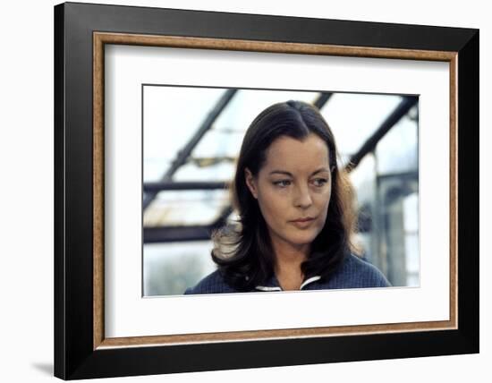 PORTRAIT by GROUPE with DAME, 1976 directed by ALEKSANDER PETROVI Romy Schneider (photo)-null-Framed Photo