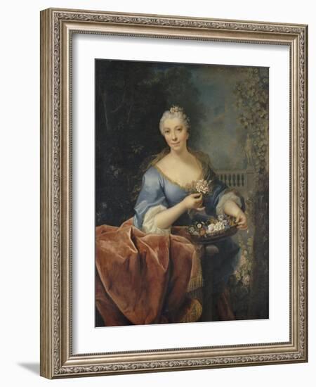 Portrait de dame tenant une corbeille de Fleurs sur fond de parc avec une balustrade et une statue-Jean Raoux-Framed Giclee Print