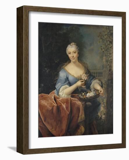Portrait de dame tenant une corbeille de Fleurs sur fond de parc avec une balustrade et une statue-Jean Raoux-Framed Giclee Print
