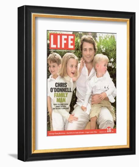 Portrait of Actor Chris O'Donnell and his Three Children at Home, June 16, 2006-Karina Taira-Framed Photographic Print