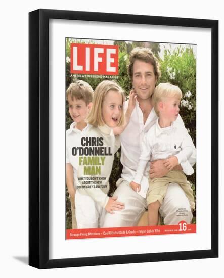 Portrait of Actor Chris O'Donnell and his Three Children at Home, June 16, 2006-Karina Taira-Framed Photographic Print