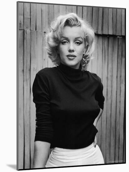 Portrait of Actress Marilyn Monroe on Patio of Her Home-Alfred Eisenstaedt-Mounted Premium Photographic Print