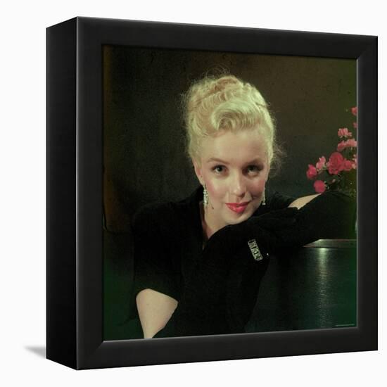 Portrait of Actress Marilyn Monroe-Ed Clark-Framed Premier Image Canvas