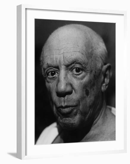 Portrait of Artist Pablo Picasso-Gjon Mili-Framed Premium Photographic Print