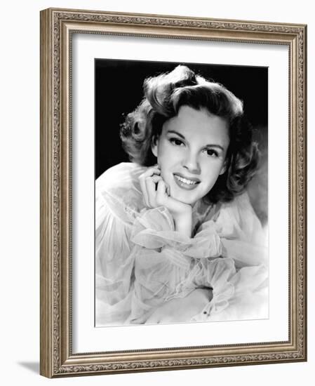 Portrait of Judy Garland, 1943 Portrait-null-Framed Photo