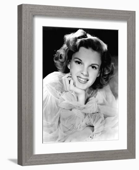 Portrait of Judy Garland, 1943 Portrait-null-Framed Photo