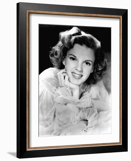 Portrait of Judy Garland, 1943 Portrait-null-Framed Photo