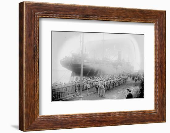 Portuguese Troops disembarking, Brest, 1917-null-Framed Photographic Print