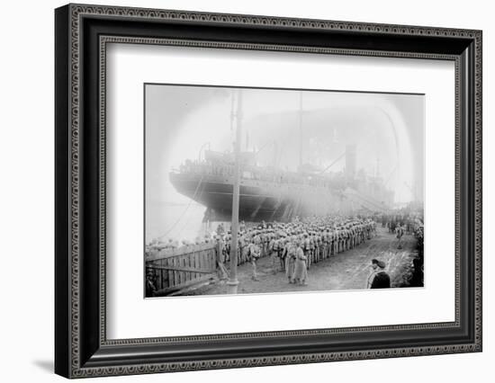 Portuguese Troops disembarking, Brest, 1917-null-Framed Photographic Print