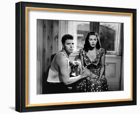 Pour Toi j'ai Tue CRISS CROSS by RobertSiodmak with Burt Lancaster and Yvonne by Carlo, 1949 (b/w p-null-Framed Photo