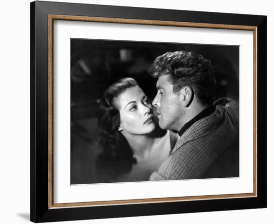 Pour toi j'ai tue CRISS CROSS by RobertSiodmak with Yvonne by Carlo, Burt Lancaster, 1949 (b/w phot-null-Framed Photo