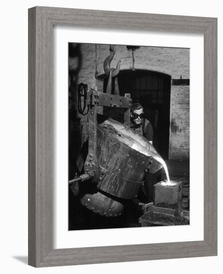 Pouring Molten Metal-Heinz Zinram-Framed Photographic Print