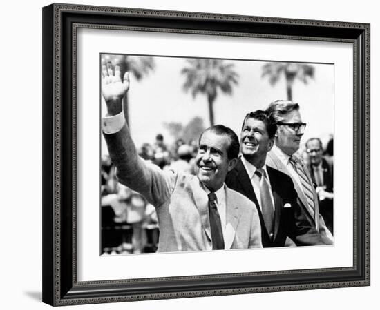 Pres Richard Nixon, Gov Ronald Reagan and Donald Johnson, Administrator of Veterans Affairs-null-Framed Photo