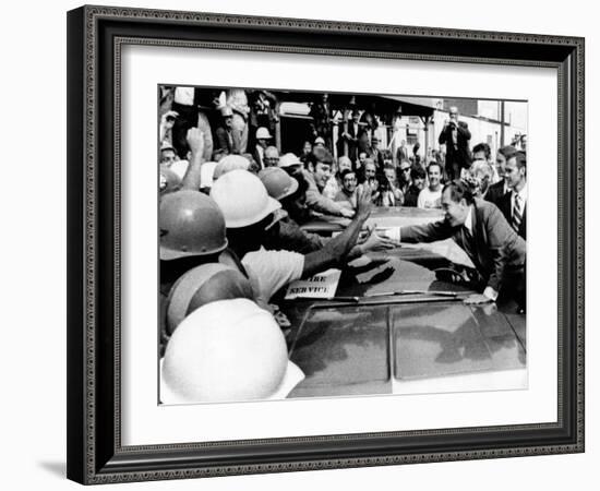 Pres Richard Nixon Shake Hands with Construction Workers from IBM Building, Chicago, Sept 17, 1970-null-Framed Photo