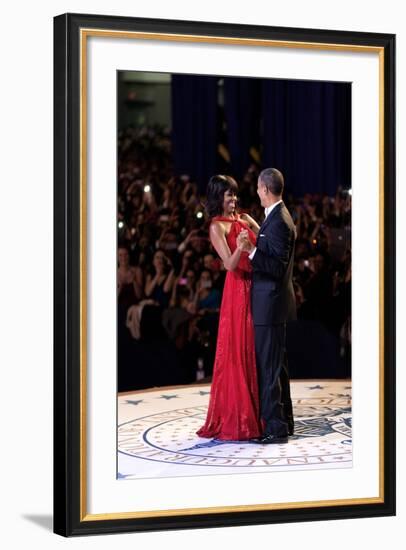 President Barack and Michelle Obama Dance at the Commander in Chief Inaugural Ball-null-Framed Photo