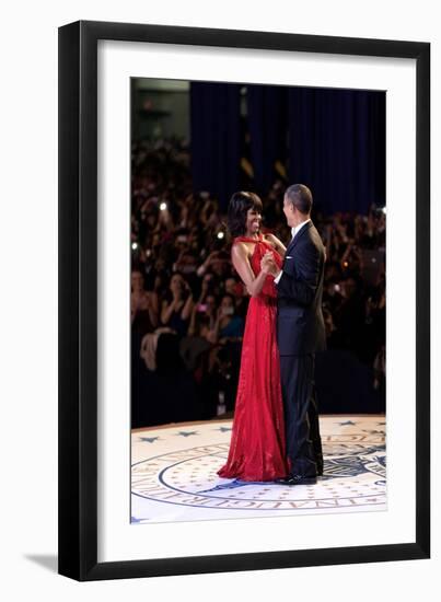 President Barack and Michelle Obama Dance at the Commander in Chief Inaugural Ball-null-Framed Photo