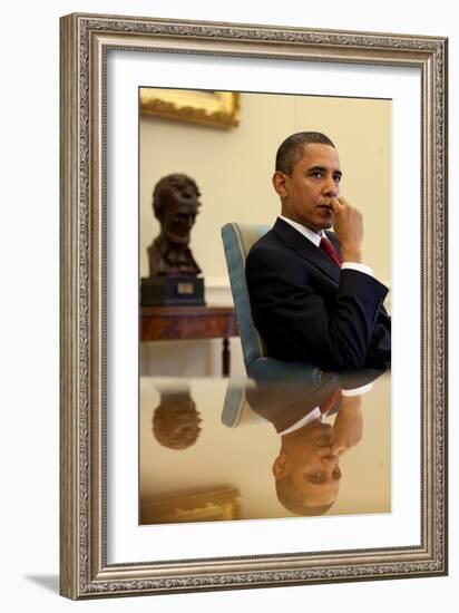 President Barack Obama Listens to His Senior Advisors During an Oval Office Meeting, Jan. 25, 2010-null-Framed Photo