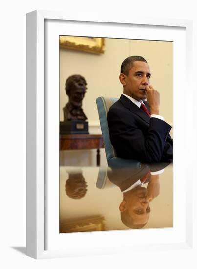 President Barack Obama Listens to His Senior Advisors During an Oval Office Meeting, Jan. 25, 2010-null-Framed Photo