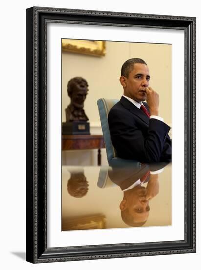 President Barack Obama Listens to His Senior Advisors During an Oval Office Meeting, Jan. 25, 2010-null-Framed Photo