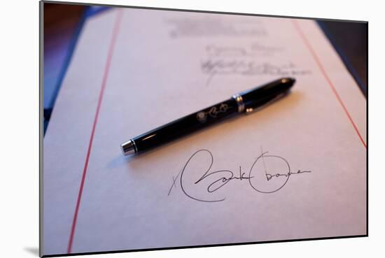 President Obama's Signature on a Bill and a Pen Used For the Signing, Feb. 17, 2009-null-Mounted Photo