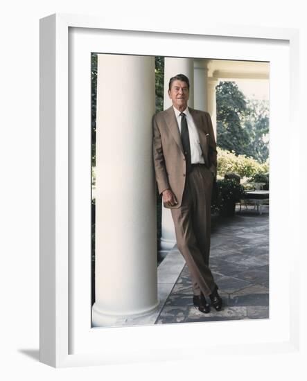 President Reagan on the White House Colonnade. August 17 1984. Po-Usp-Reagan_Na-12-0065M-null-Framed Photo