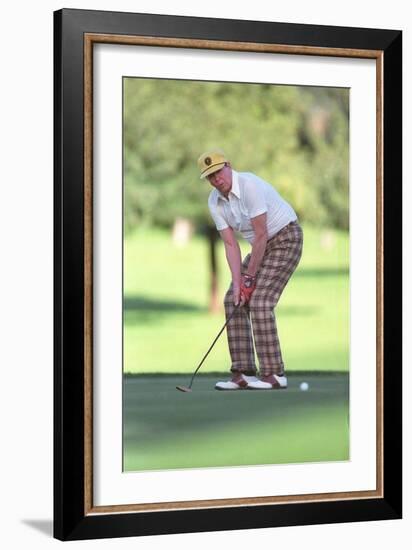 President Reagan Playing Golf at the Annenberg Estate in Rancho Mirage California, Dec. 30, 1986-null-Framed Photo