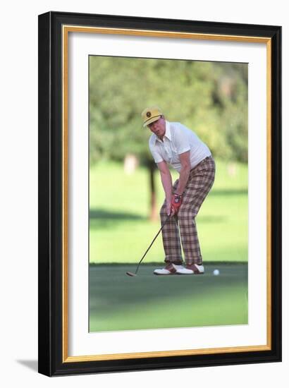 President Reagan Playing Golf at the Annenberg Estate in Rancho Mirage California, Dec. 30, 1986-null-Framed Photo