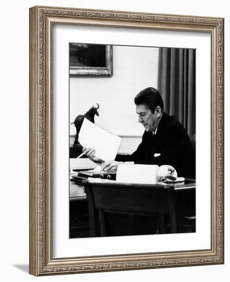 President, Ronald Reagan, April, 1981-null-Framed Photo