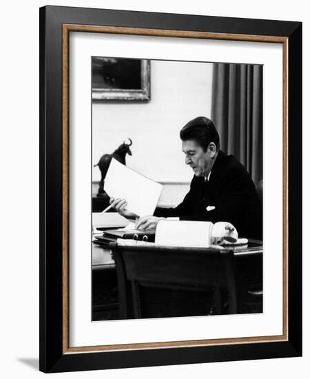 President, Ronald Reagan, April, 1981-null-Framed Photo