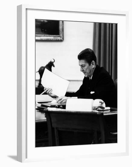 President, Ronald Reagan, April, 1981-null-Framed Photo