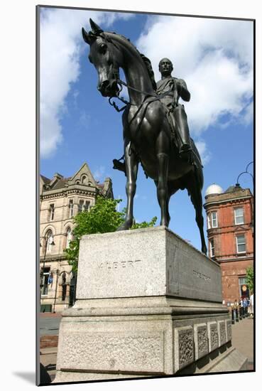 Prince Albert Statue, Wolverhampton, West Midlands-Peter Thompson-Mounted Photographic Print