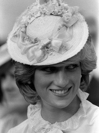 Art print POSTER CANVAS Princess Diana Wearing a Hat
