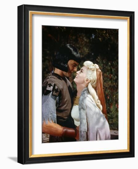 PRINCE VALIANT, 1954 directed by HENRY HATHAWAY Robert Wagner and Janet Leigh (photo)-null-Framed Photo