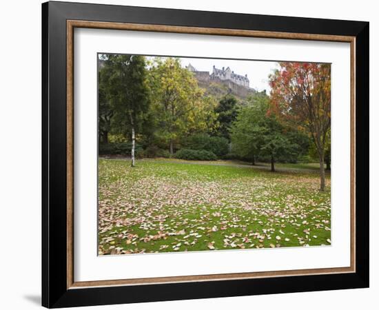 Princes Street Gardens and Edinburgh Castle, Edinburgh, Lothian, Scotland, Uk-Amanda Hall-Framed Photographic Print