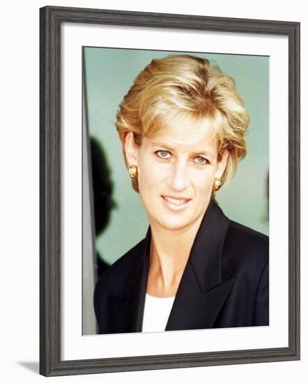 Princess Diana Arrives in Luanda Angola January 1997-null-Framed Photographic Print