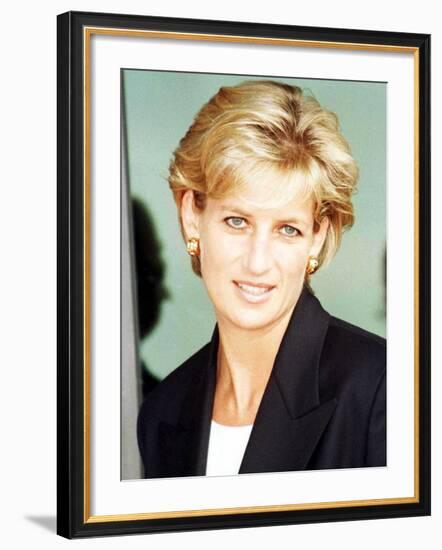 Princess Diana Arrives in Luanda Angola January 1997-null-Framed Photographic Print