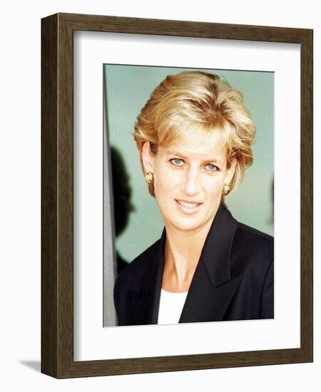 Princess Diana Arrives in Luanda Angola January 1997-null-Framed Photographic Print