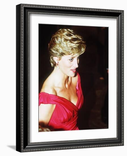 Princess Diana in Japan November 1990-null-Framed Photographic Print