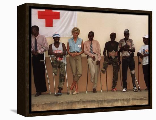 Princess Diana January 2001 Visits Landmine Victims at Orthopedic Centre Ruanda Angola-null-Framed Premier Image Canvas