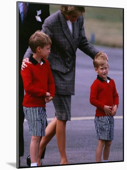 Princess Diana Princess of Wales arriving at Dyce Airport Aberdeen with Prince William and Prince H-null-Mounted Photographic Print